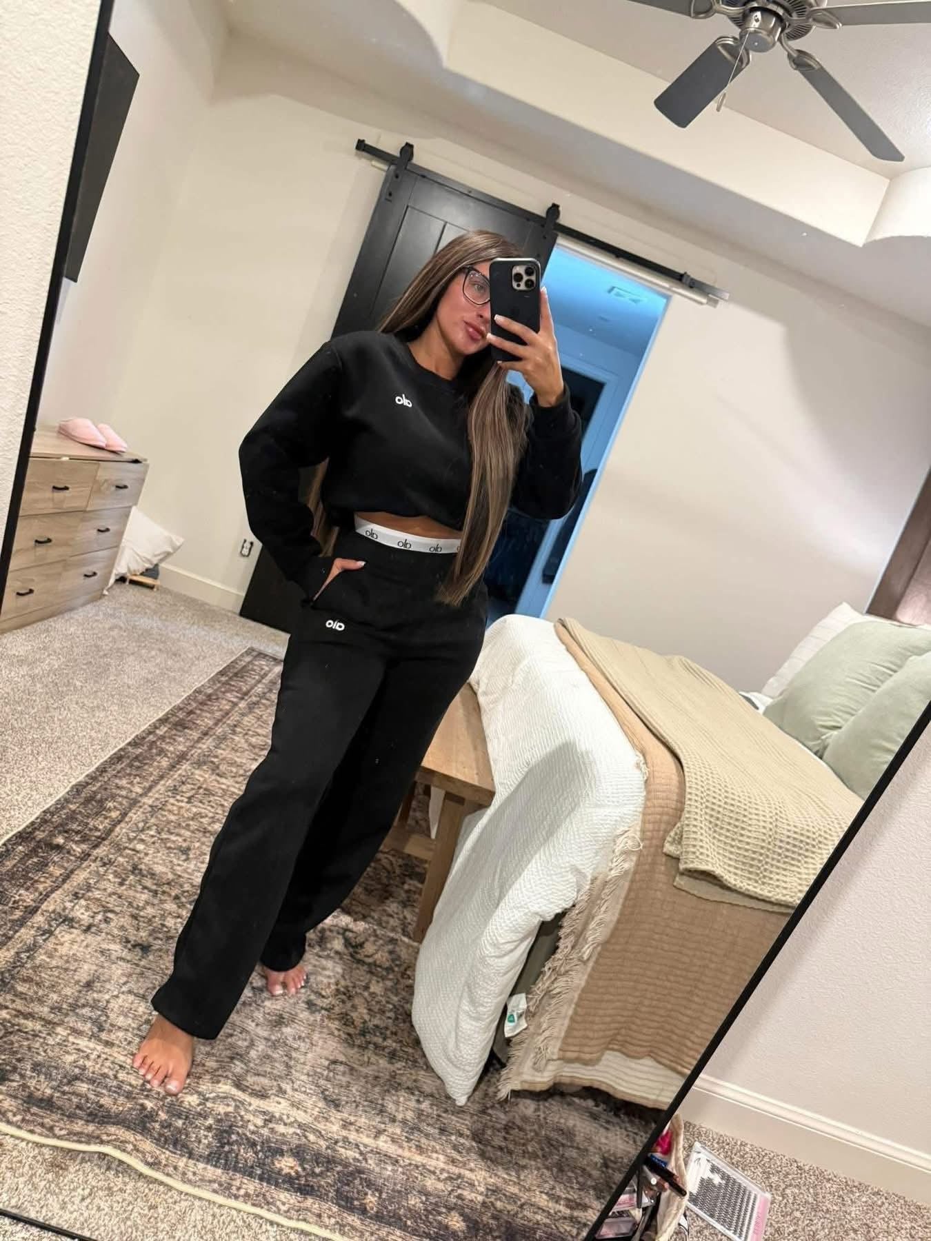 A L O Sweat Outfit