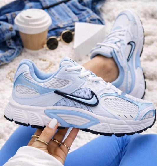 Nike Initiator – White/University Blue